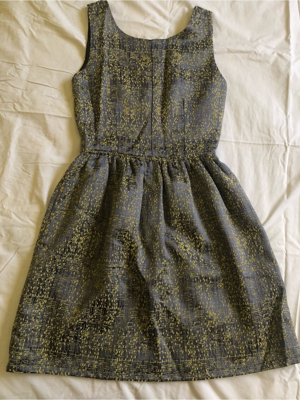 Sleeveless Gray and Yellow Patterned Women's Dress